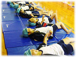 消火対応訓練(トップ・ドロップ・アンド・ロール)