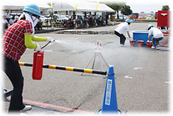 一般初期消火競技(水消火器を使用)